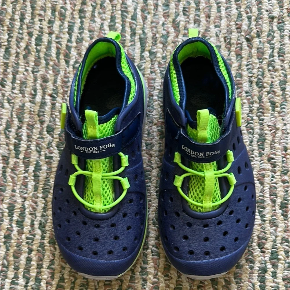 London Fog Blue and Green Water Shoes with Velcro Straps